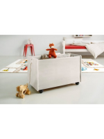 Caixa de brinquedos no acabamento branco lavado / Coleção Alpi